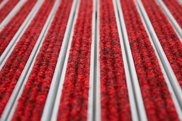Entrance Mat on Aluminum Structure 17R - Rouge